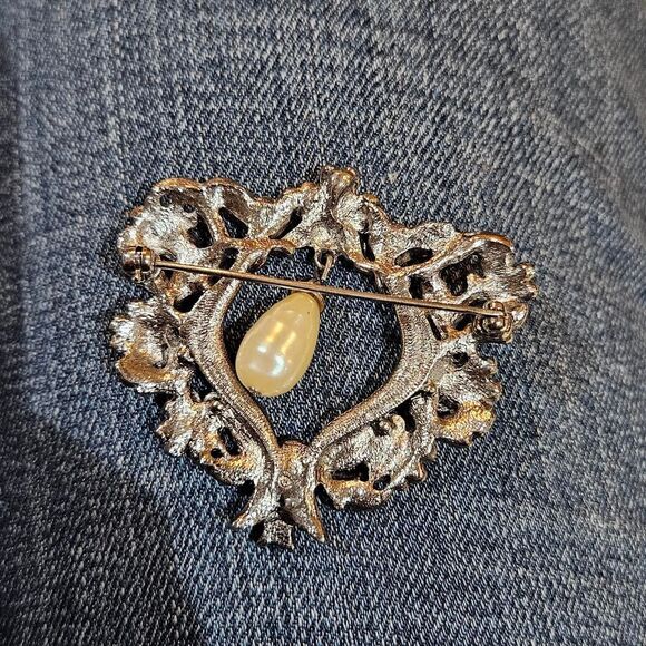 90s cottagecore coquette silver tone faux pearl brooch - Picture 3 of 3